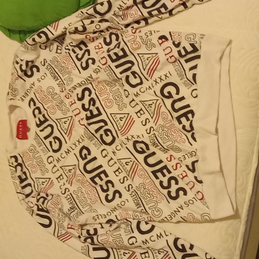Guess Sweatshirt Size L: All-Over Print